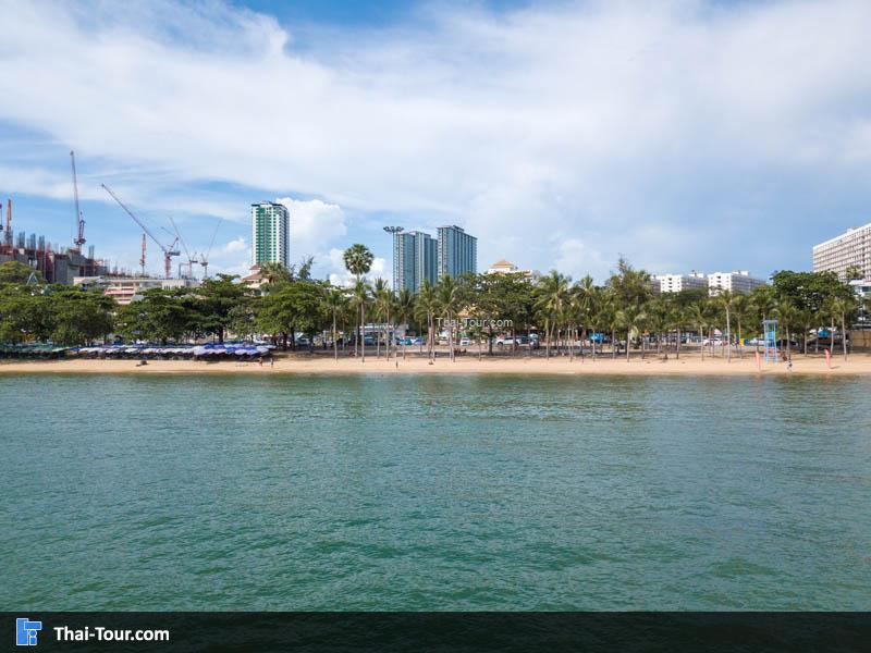 ภาพมุมสูง ชายหาด หน้า หาดนาจอมเทียน