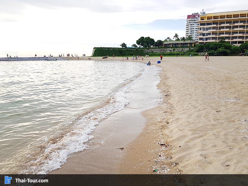 บรรยากาศหน้าชายหาดยามเย็น