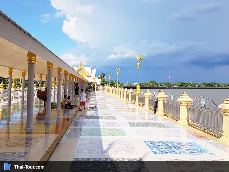 บรรยากาศริมน้ำวัดหลวงพ่อโสธร