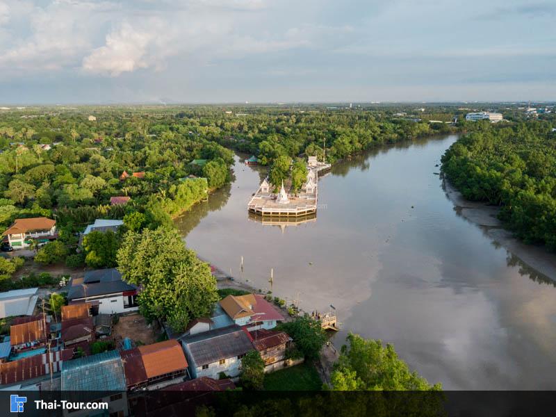 อนุสรณ์สถานพระสถูปเจดีย์ สมเด็จพระเจ้าตากสินมหาราช วิวริมน้ำ