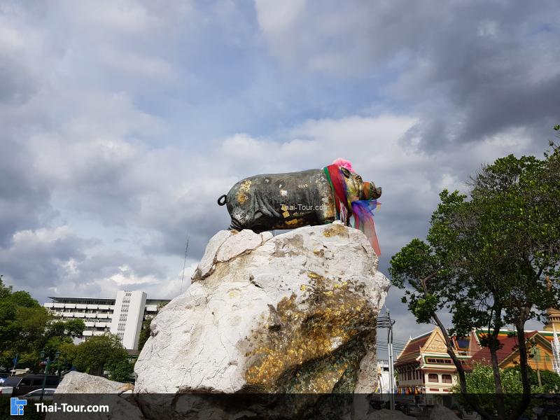 อนุสาวรีย์หมู