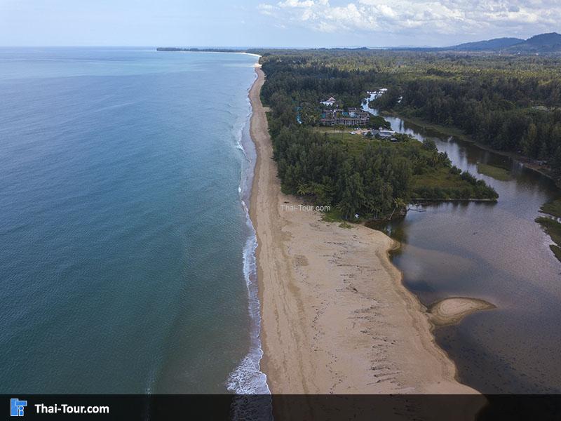 ภาพมุมสูง หาดคึกคัก