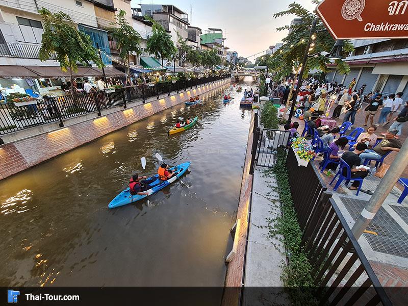 บรรยากาศยามค่ำคลองโอ่งอ่าง