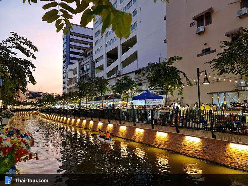 บรรยากาศยามค่ำคลองโอ่งอ่าง