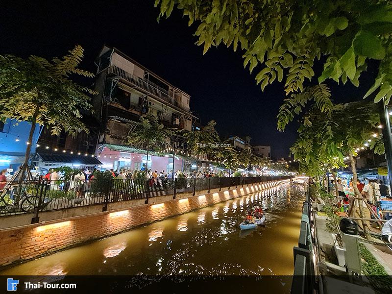 บรรยากาศยามค่ำคลองโอ่งอ่าง