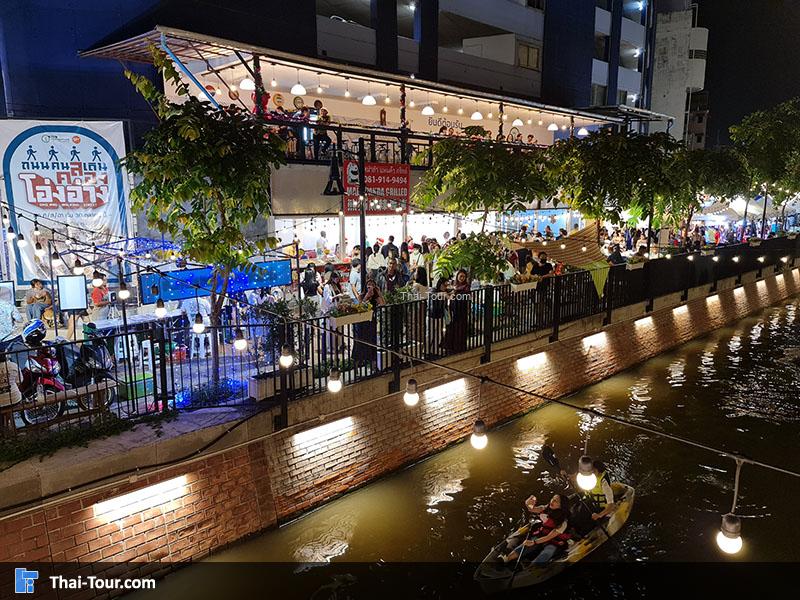 บรรยากาศยามค่ำคลองโอ่งอ่าง