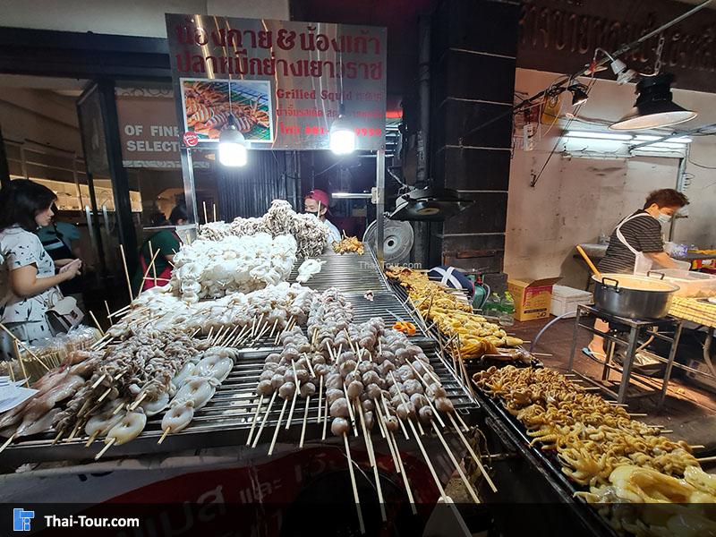 ร้านอาหารทะเลที่มีคิวต่อยาวมาก