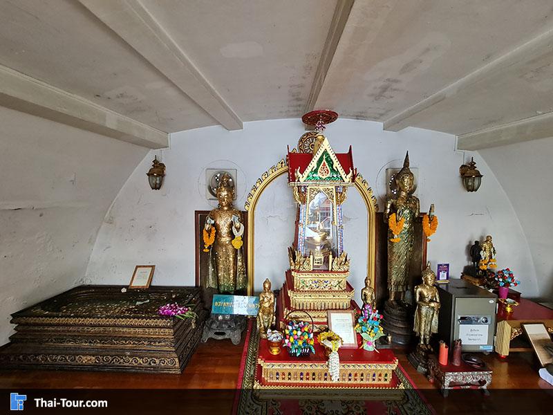 ด้านในวิหาร