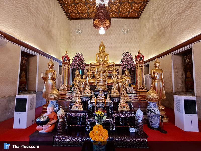 ด้านในพระอุโบสถ