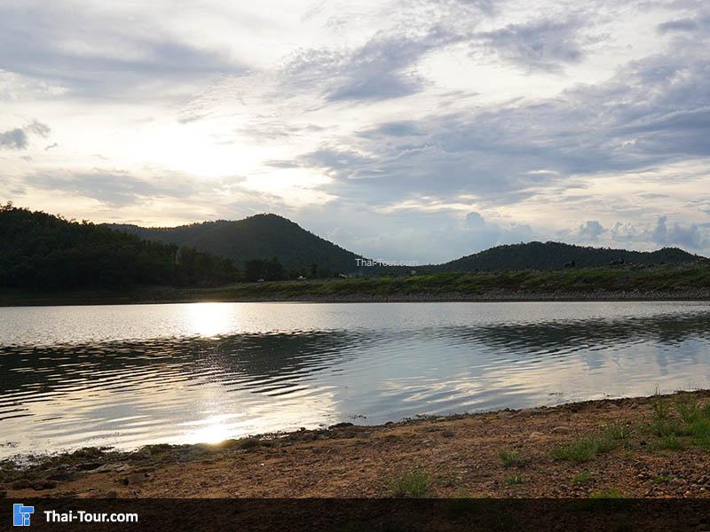 อ่างเก็บน้ําห้วยลาน