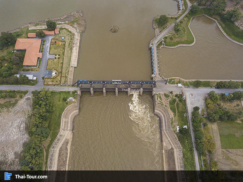 ภาพมุมสูง เขื่อนพระราม 6
