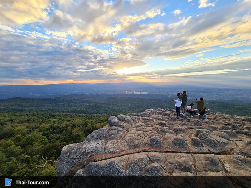 จุดขมวิว ลานหินปุ่ม