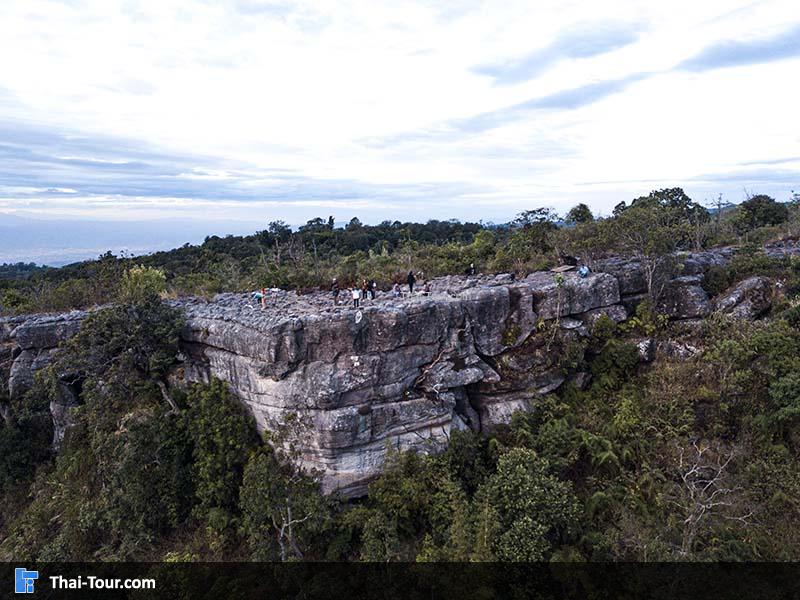 ภาพมุมสูงลานหินปุ่ม