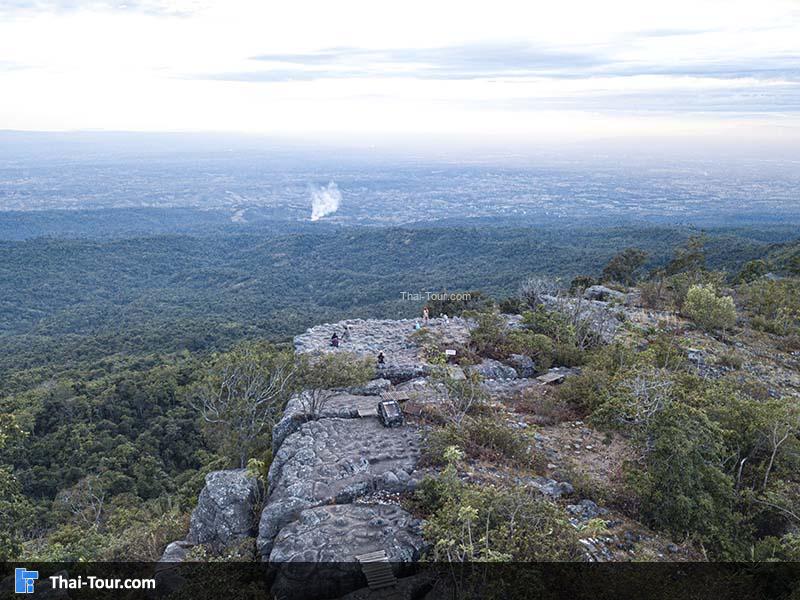 ภาพมุมสูงลานหินปุ่ม