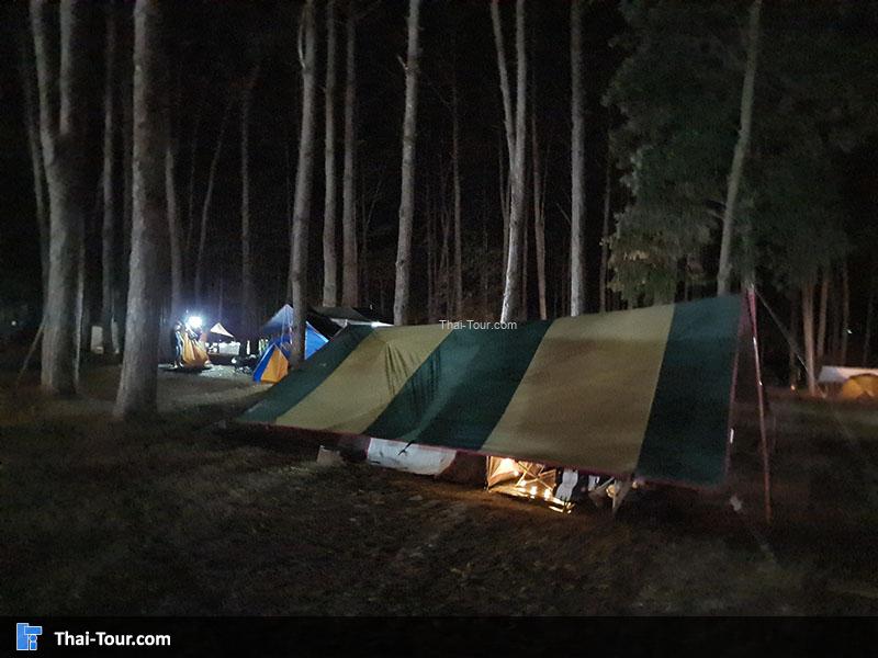 ลานกางเต้นท์ ตอนกลางคืน