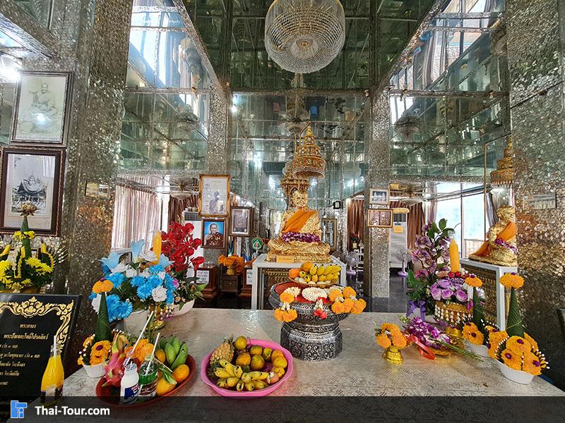 ภายในพระอุโบสถ