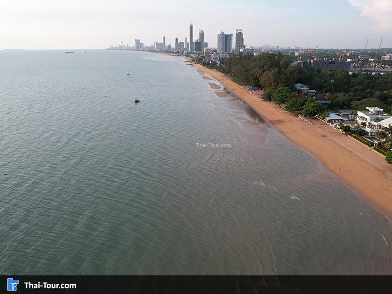 ภาพมุมสูง ชายหาด หน้า หาดนาจอมเทียน