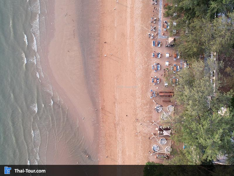 ภาพมุมสูง ชายหาด หน้า หาดนาจอมเทียน