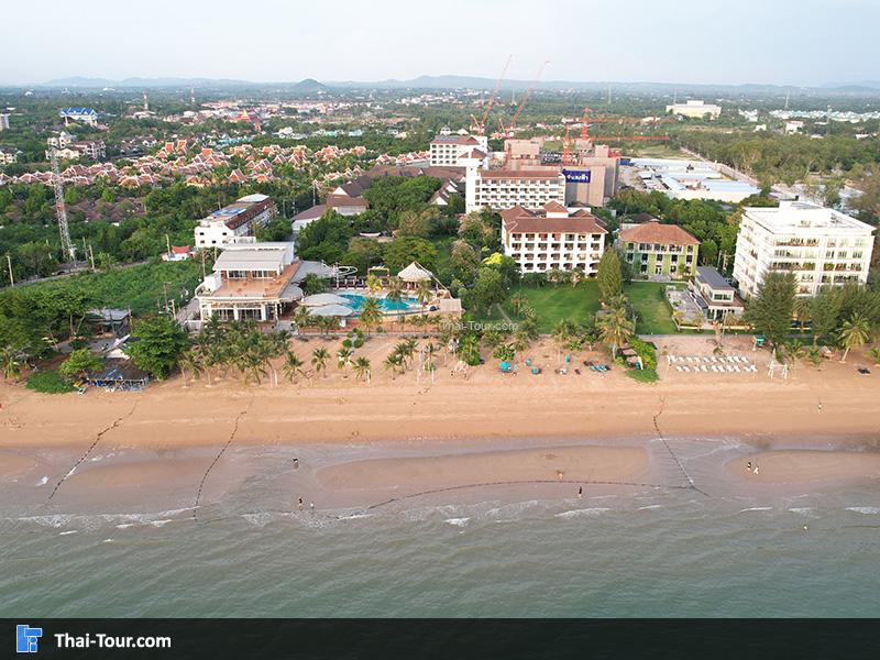 ภาพมุมสูง ชายหาด หน้า หาดนาจอมเทียน