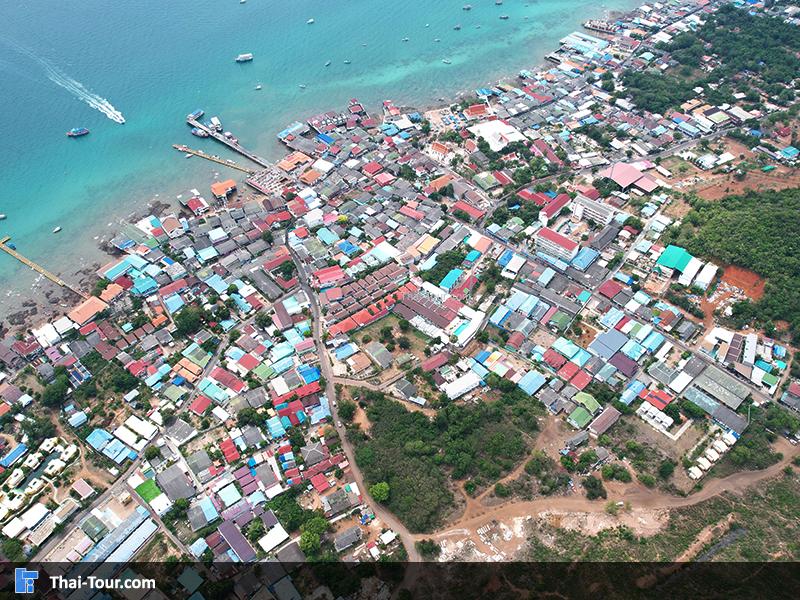ภาพมุมสูง ท่าเรือหน้าบ้าน