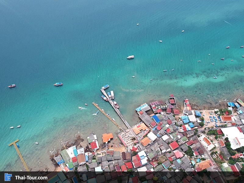 ภาพมุมสูง ท่าเรือหน้าบ้าน
