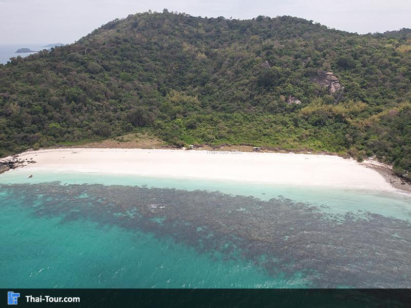 ภาพมุมสูง เกาะไผ่