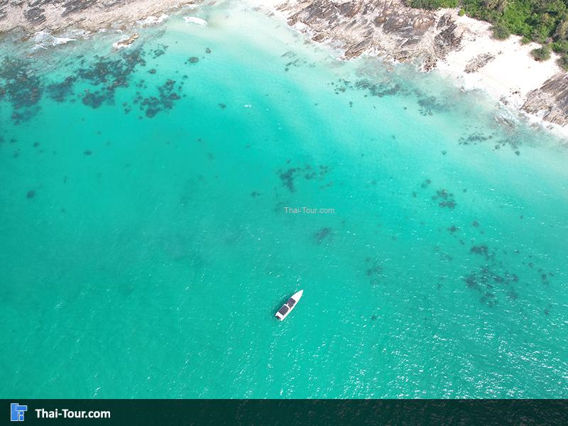 ภาพมุมสูง เกาะไผ่