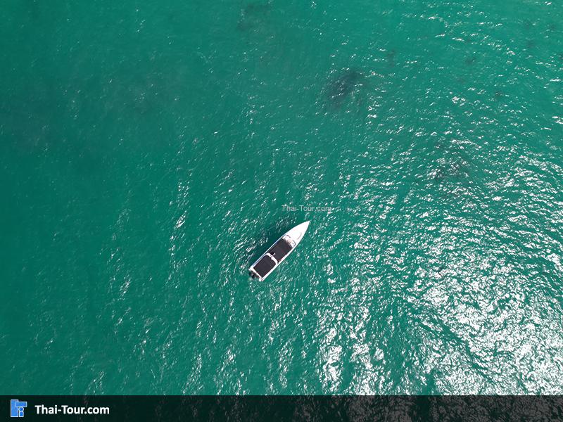 ภาพมุมสูง เกาะไผ่