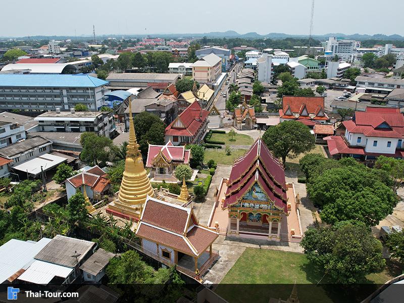 รุูปภาพมุมสูงชุมชนริมน้ำจันทบูร