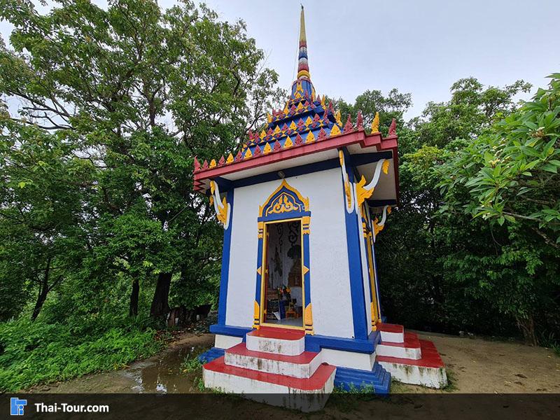 รอยพระพุทธบาท