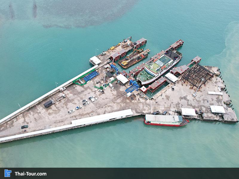 ภาพมุมสูงท่าเรือราชาเฟอร์รี่ ท้องศาลา