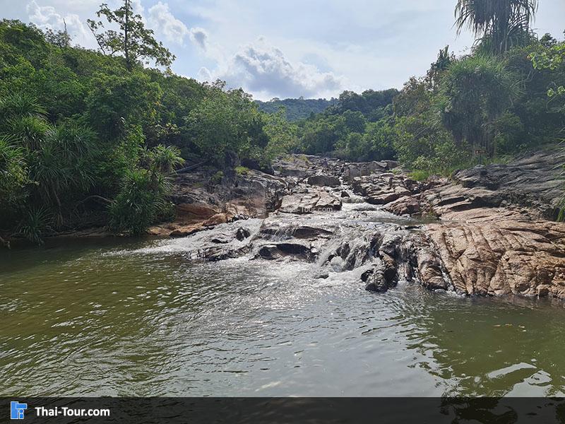 น้ำตกธารเสด็จ