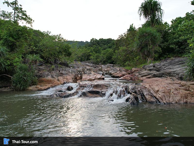 ภาพมุมสูง น้ำตกธารเสด็จ