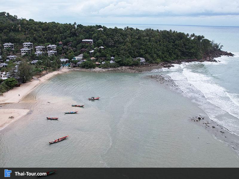 รุูปภาพมุมสูง ชายหาด แม่หาด