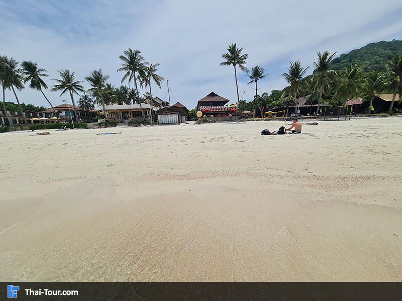 ภาพมุมสูง หาดริ้น