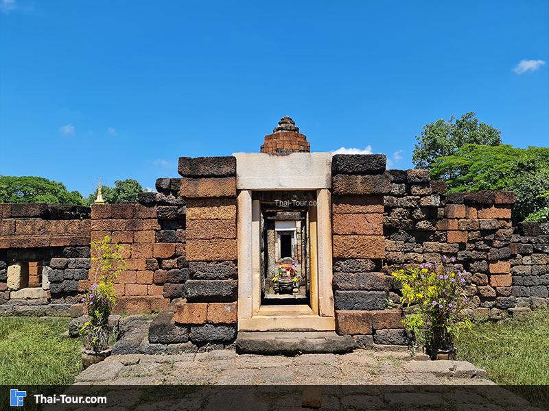 ปรางค์กู่ หรือ ปราสาทหนองกู่