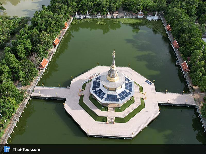 ภาพมุมสูง เจดีย์กลางน้ำ 