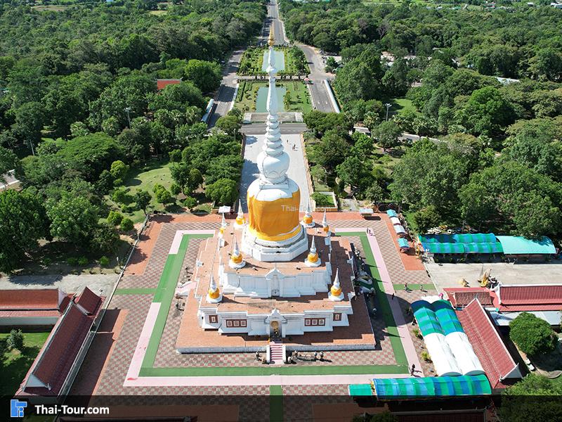 ภาพมุมสูง ร่ายล้อมด้วยธรรมชาติ พระธาตุนาดูน