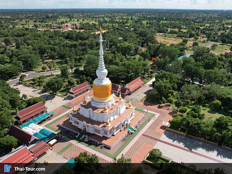 ภาพมุมสูง ร่ายล้อมด้วยธรรมชาติ พระธาตุนาดูน