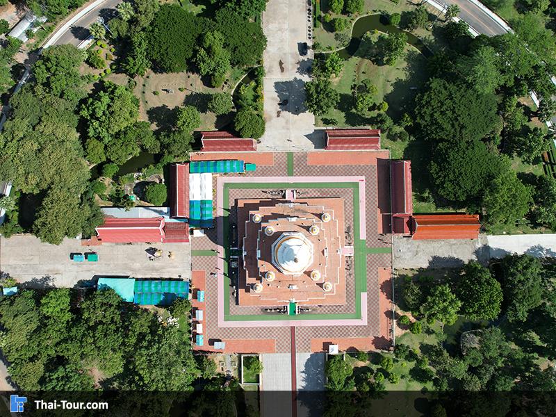 ภาพมุมสูง ร่ายล้อมด้วยธรรมชาติ พระธาตุนาดูน