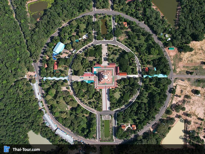ภาพมุมสูง ร่ายล้อมด้วยธรรมชาติ พระธาตุนาดูน