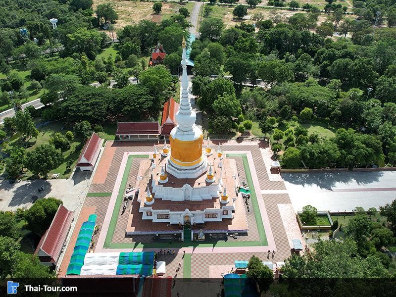 ภาพมุมสูง ร่ายล้อมด้วยธรรมชาติ พระธาตุนาดูน