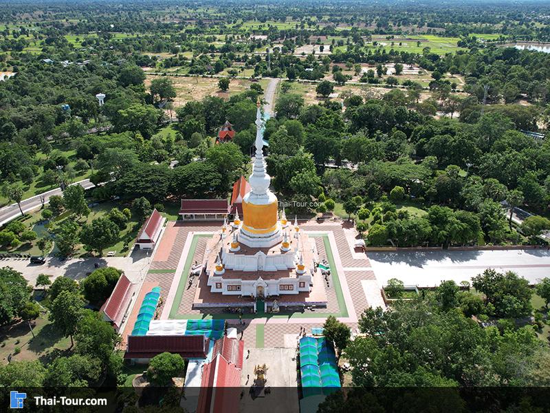 ภาพมุมสูง ร่ายล้อมด้วยธรรมชาติ พระธาตุนาดูน