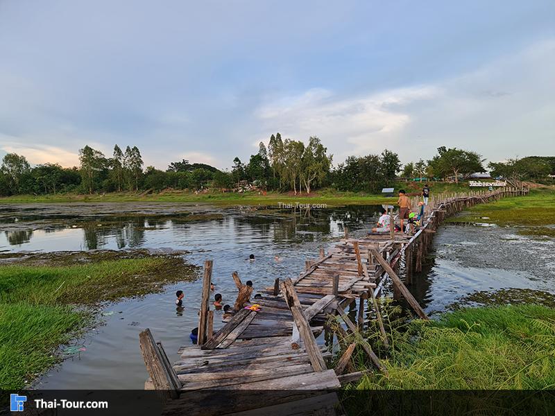 สะพานไม้แกดำ