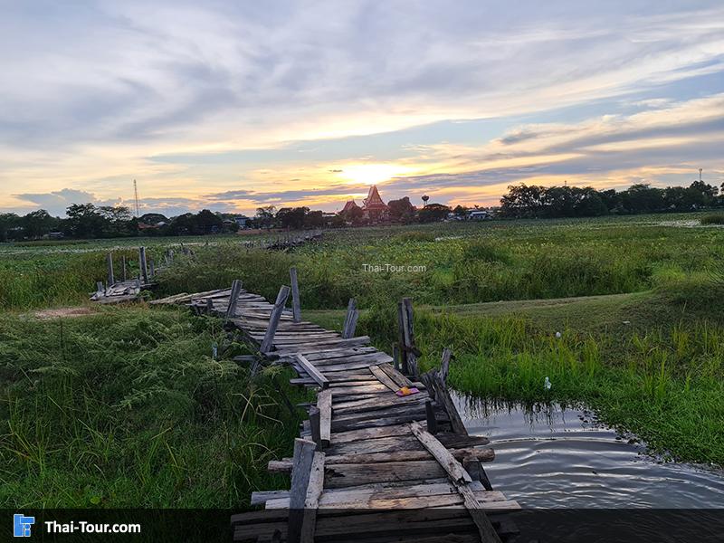 สะพานไม้แกดำ