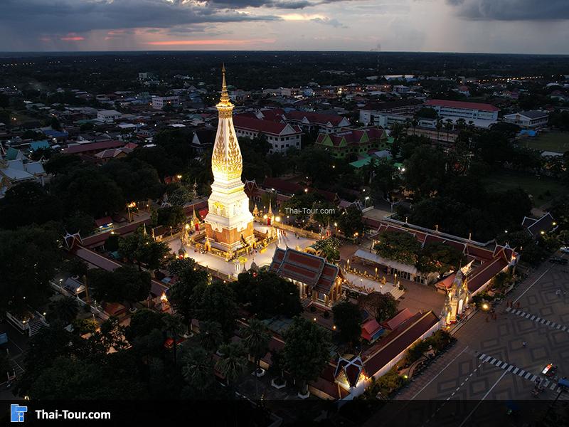 ภาพมุมสูงกลางคืน พระธาตุพนม
