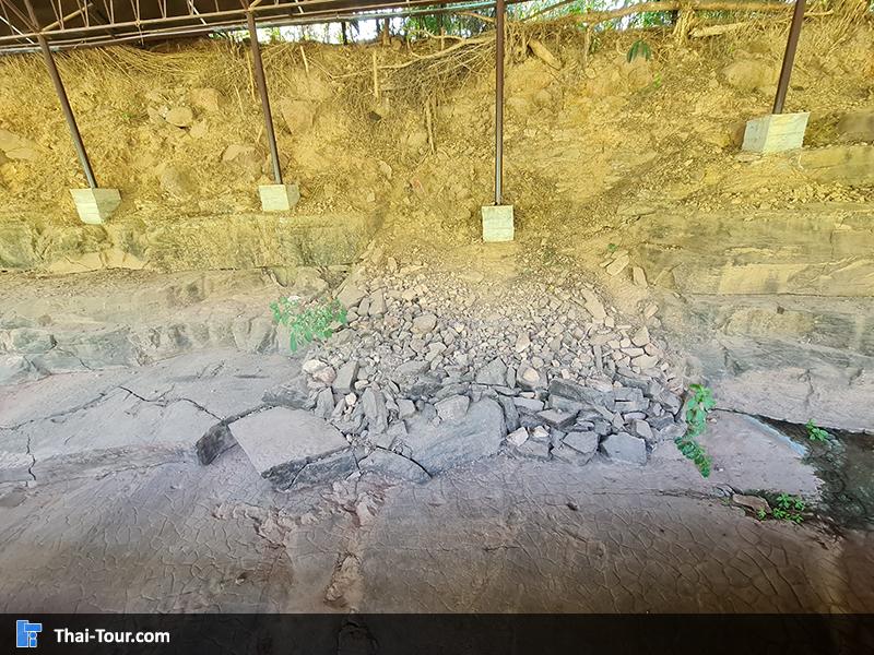 แหล่งเรียนรู้ รอยเท้าไดโนเสาร์ ท่าอุเทน