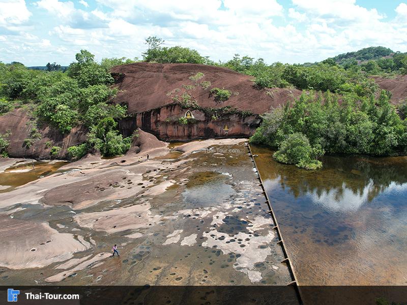 ภาพมุมสูงน้ำตกถ้ำพระ
