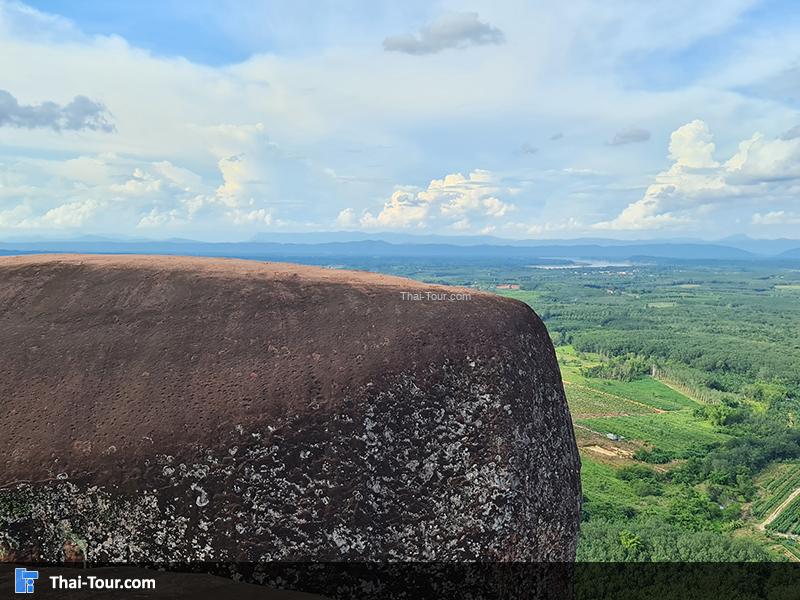หินสามวาฬ บึงกาฬ
