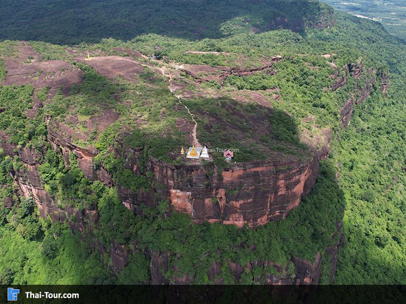 ภาพมุมสูง เจดีย์หลวงปู่เสาร์